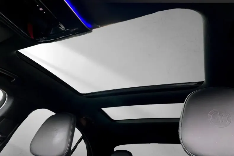 Mercedes-Benz C 63 AMG din 2023 cu 3.160 km - oferta MER118965 - foto 11