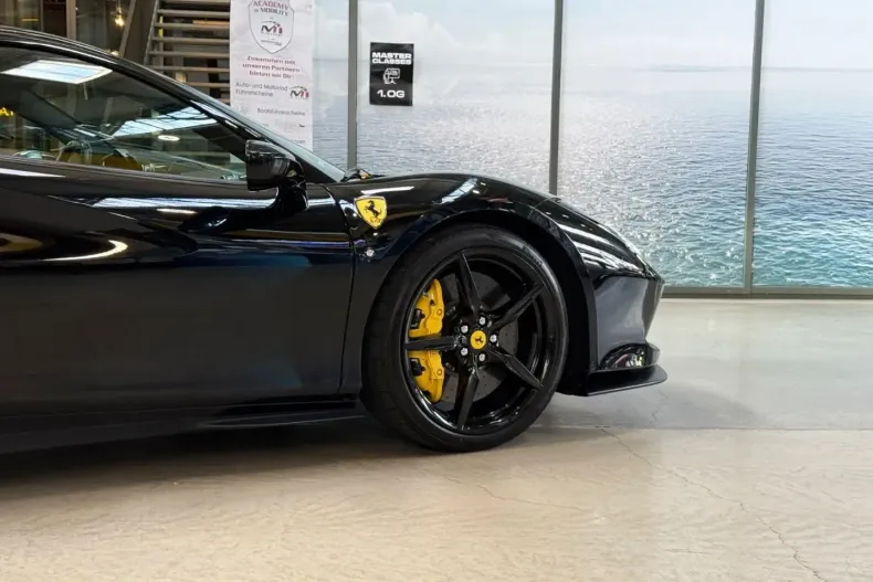 Ferrari F8 din 2021 cu 14.800 km - oferta FER118978 - foto 7