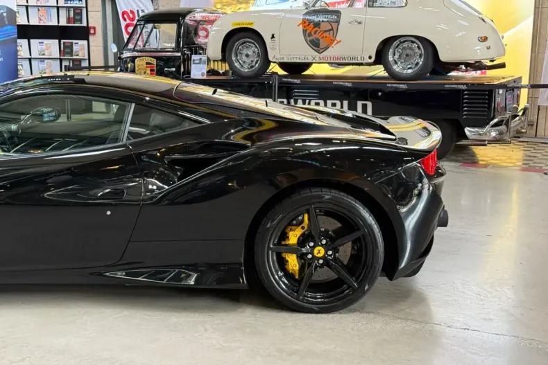 Ferrari F8 din 2021 cu 14.800 km - oferta FER118978 - foto 9