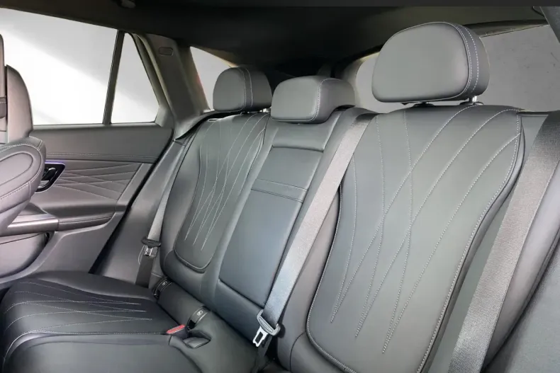 Mercedes-Benz GLC 300 din 2023 cu 3.180 km - oferta MER118980 - foto 9