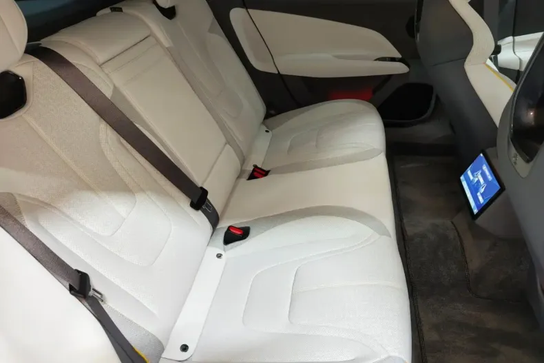 Lotus Emeya din 2024 cu 4.000 km - oferta LOT118984 - foto 5