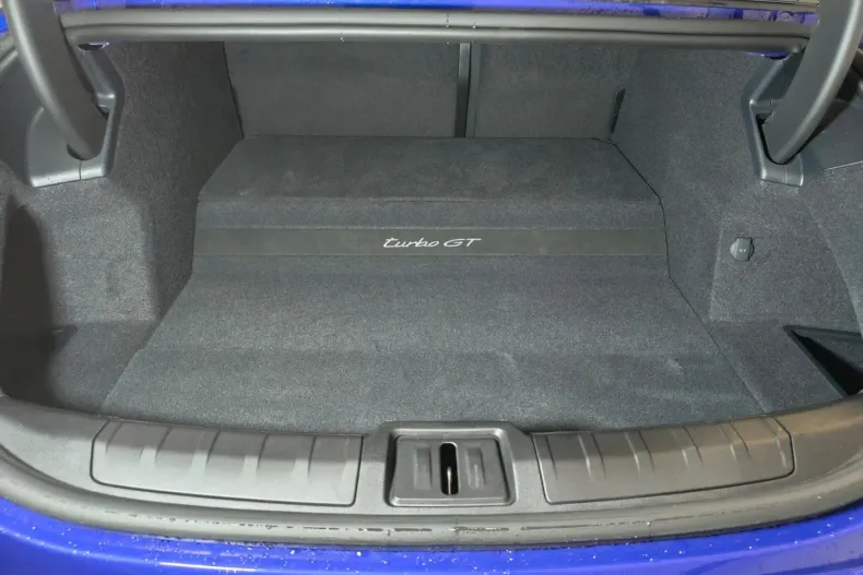 Porsche Taycan din 2024 cu 9.950 km - oferta POR118986 - foto 6