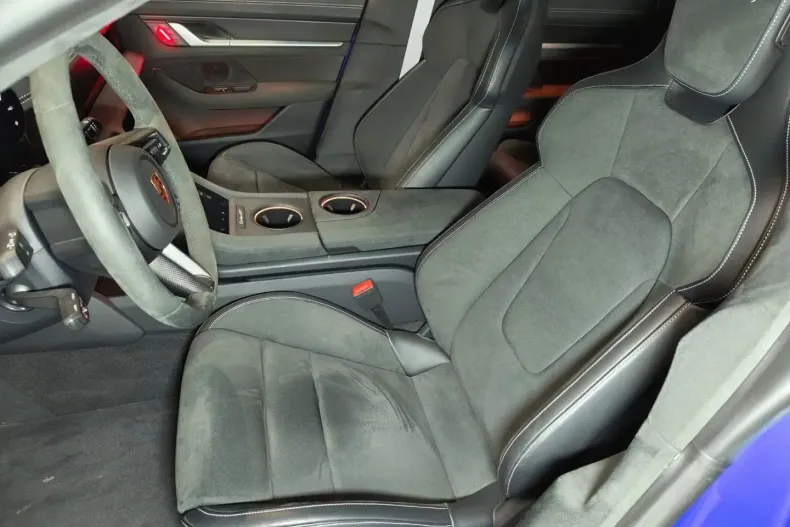 Porsche Taycan din 2024 cu 9.950 km - oferta POR118986 - foto 8