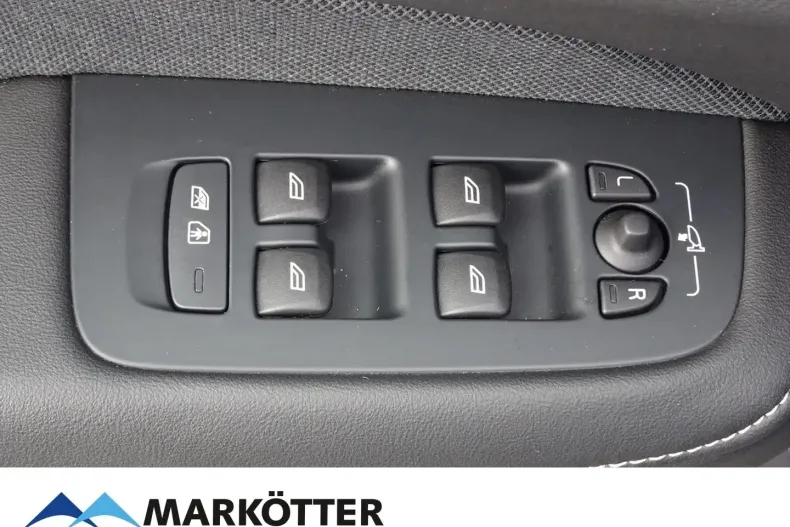 Volvo V60 din 2024 cu 16.000 km - oferta VOL118987 - foto 8