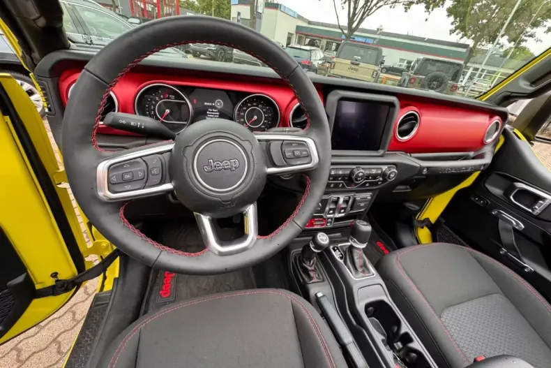 Jeep Wrangler din 2024 cu 950 km - oferta JEE118994 - foto 18