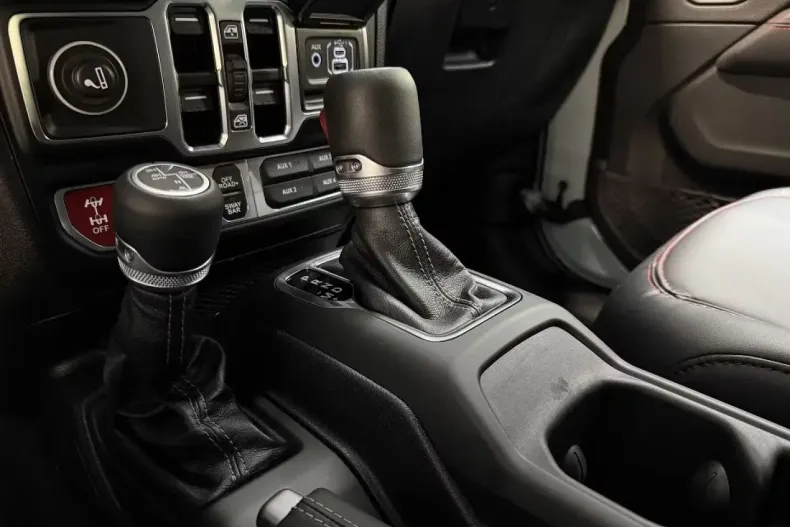 Jeep Wrangler din 2024 cu 2.600 km - oferta JEE118998 - foto 2