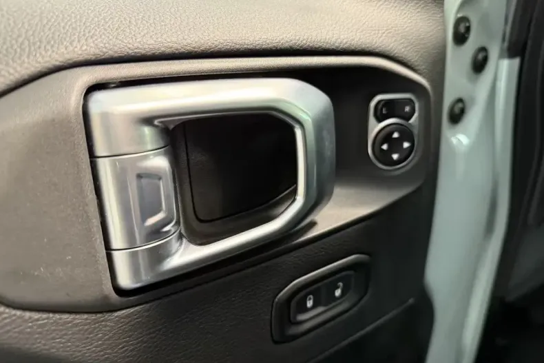 Jeep Wrangler din 2024 cu 2.600 km - oferta JEE118998 - foto 4