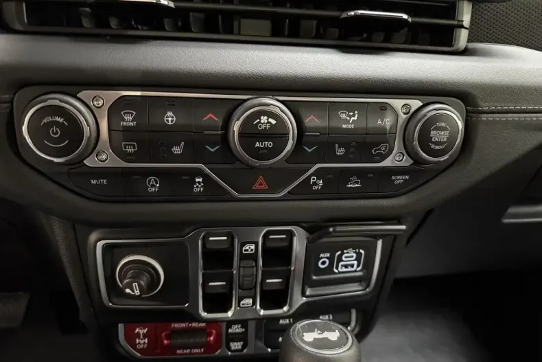 Jeep Wrangler din 2024 cu 2.600 km - oferta JEE118998 - foto 13