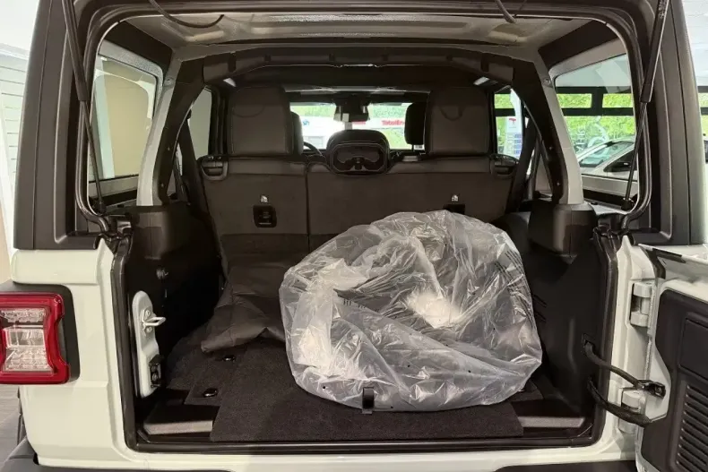 Jeep Wrangler din 2024 cu 2.600 km - oferta JEE118998 - foto 20