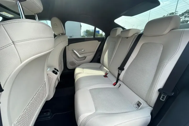 Mercedes-Benz CLA 180 din 2020 cu 66.011 km - oferta MER118999 - foto 15