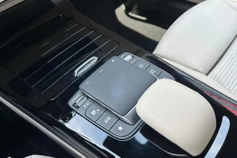 Mercedes-Benz CLA 180 din 2020 cu 66.011 km - oferta MER118999 - foto 19