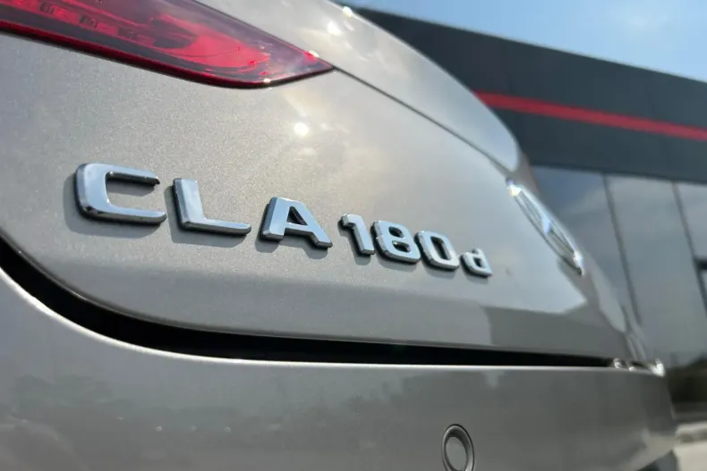 Mercedes-Benz CLA 180 din 2020 cu 66.011 km - oferta MER118999 - foto 29