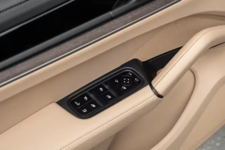 Porsche Cayenne din 2024 cu 11.900 km - oferta POR119001 - foto 6