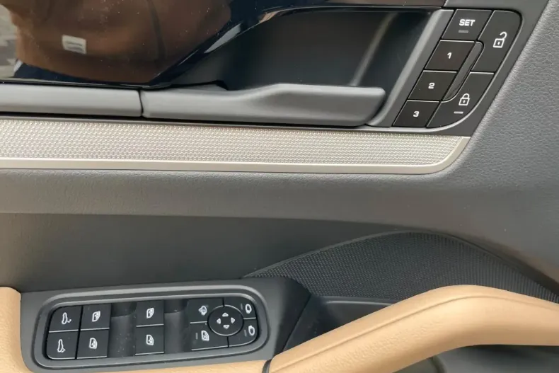 Porsche Cayenne din 2025 cu 150 km - oferta POR119009 - foto 4