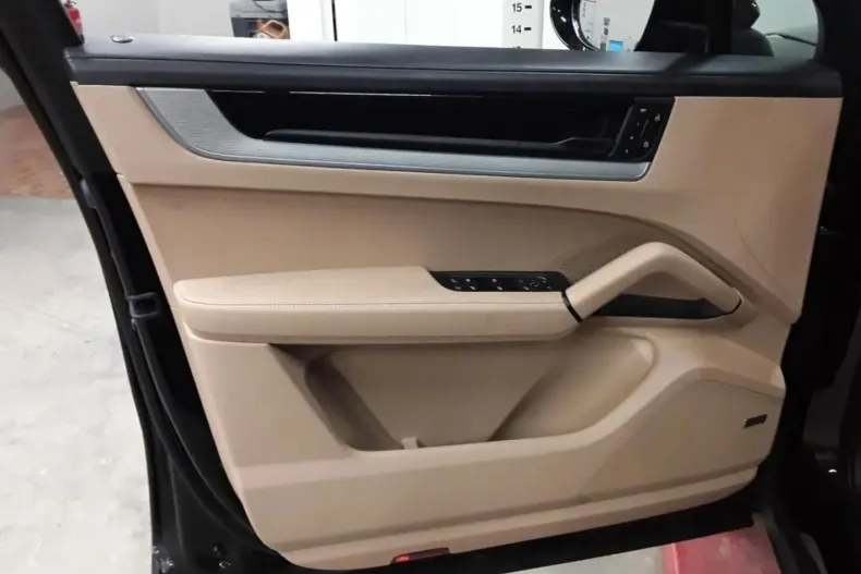 Porsche Cayenne din 2023 cu 19.800 km - oferta POR119011 - foto 7