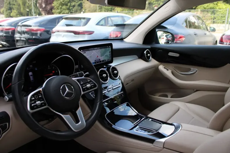 Mercedes-Benz GLC 220 din 2020 cu 70.819 km - oferta MER119013 - foto 12