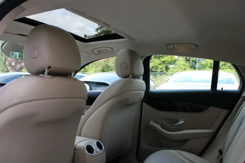 Mercedes-Benz GLC 220 din 2020 cu 70.819 km - oferta MER119013 - foto 17