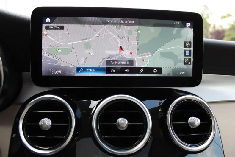 Mercedes-Benz GLC 220 din 2020 cu 70.819 km - oferta MER119013 - foto 19