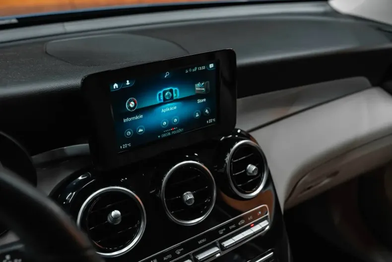 Mercedes-Benz GLC 200 din 2020 cu 97.700 km - oferta MER119015 - foto 7