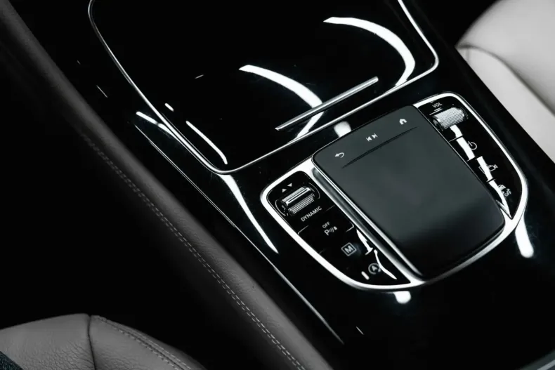 Mercedes-Benz GLC 200 din 2020 cu 97.700 km - oferta MER119015 - foto 8