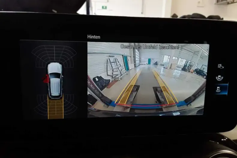 Mercedes-Benz GLC 300 din 2021 cu 65.780 km - oferta MER119016 - foto 14