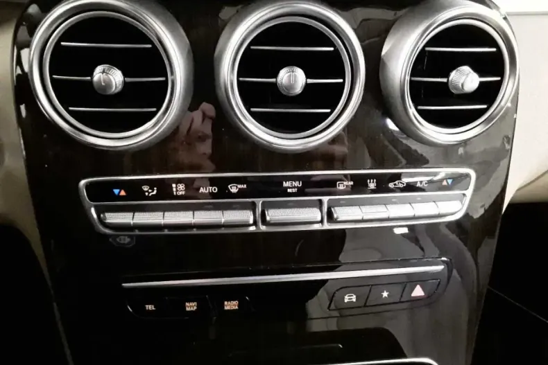 Mercedes-Benz GLC 300 din 2021 cu 65.780 km - oferta MER119016 - foto 15