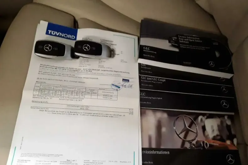 Mercedes-Benz GLC 300 din 2021 cu 65.780 km - oferta MER119016 - foto 17