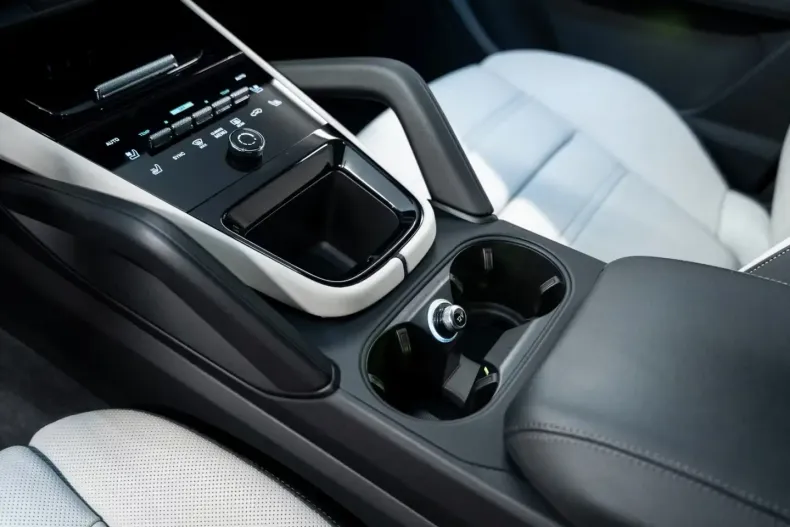 Porsche Cayenne din 2023 cu 16.200 km - oferta POR119017 - foto 9