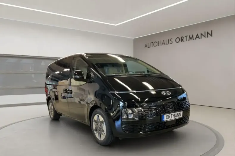 Hyundai STARIA din 2024 cu 18.928 km - oferta HYU119018 - foto 1