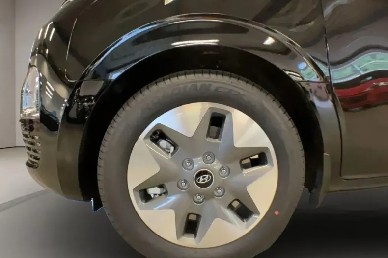 Hyundai STARIA din 2024 cu 18.928 km - oferta HYU119018 - foto 9