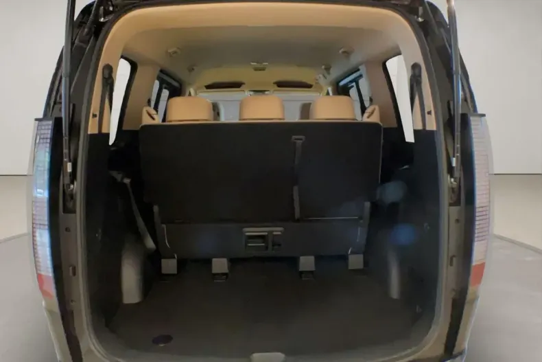 Hyundai STARIA din 2024 cu 18.928 km - oferta HYU119018 - foto 13