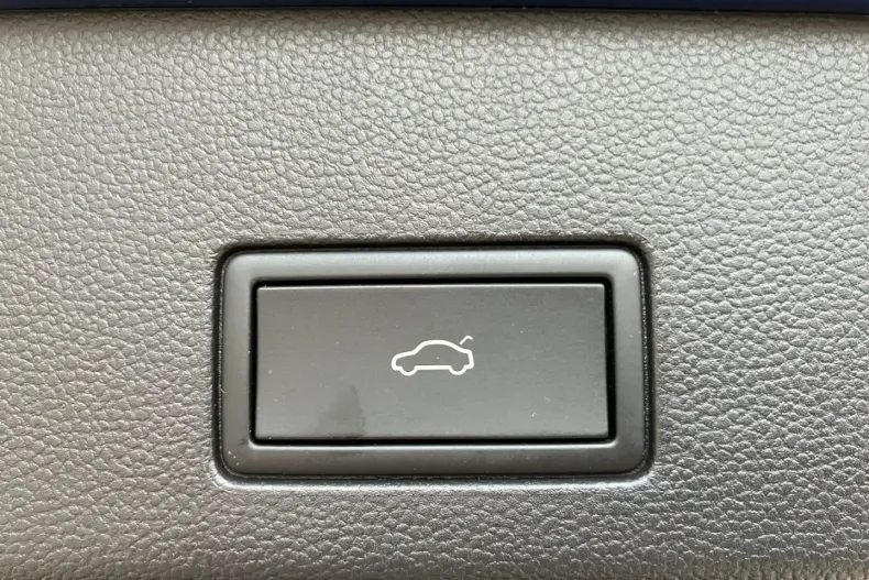 Volkswagen Golf din 2024 cu 11.500 km - oferta VOL119026 - foto 23