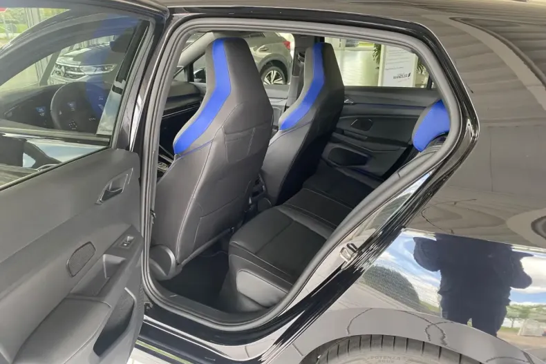 Volkswagen Golf din 2023 cu 27.191 km - oferta VOL119027 - foto 7