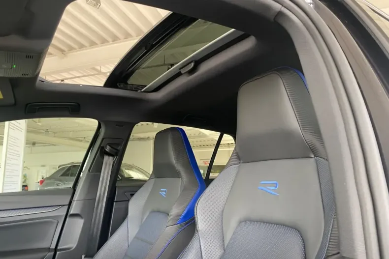 Volkswagen Golf din 2023 cu 27.191 km - oferta VOL119027 - foto 9