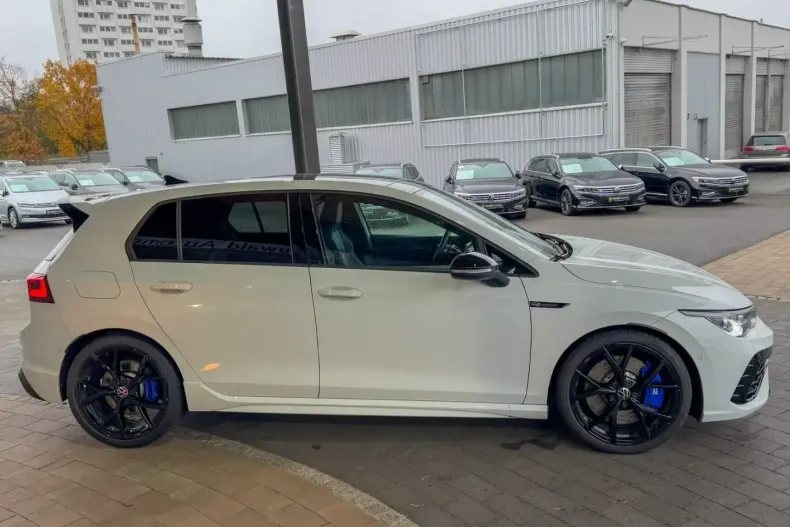 Volkswagen Golf din 2023 cu 13.900 km - oferta VOL119028 - foto 4