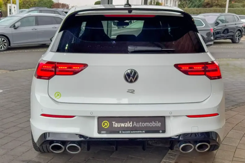 Volkswagen Golf din 2023 cu 13.900 km - oferta VOL119028 - foto 6