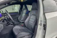 Volkswagen Golf din 2023 cu 13.900 km - oferta VOL119028 - foto 9