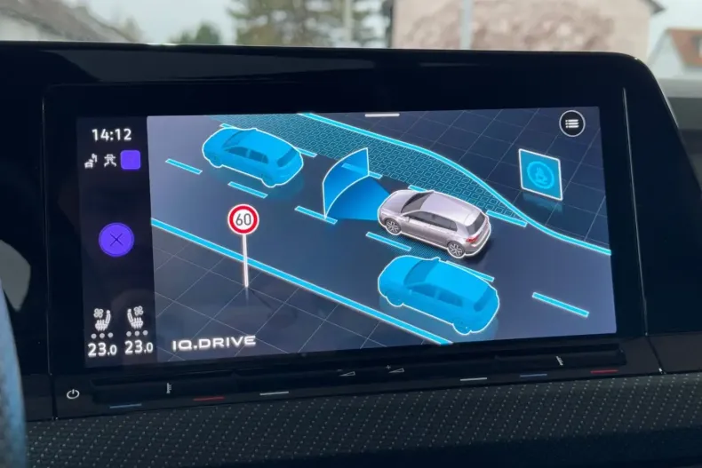 Volkswagen Golf din 2023 cu 13.900 km - oferta VOL119028 - foto 22