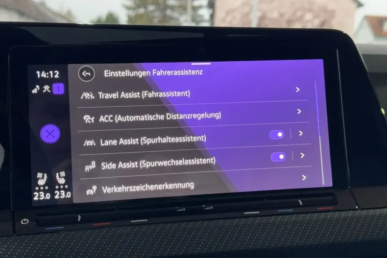 Volkswagen Golf din 2023 cu 13.900 km - oferta VOL119028 - foto 23