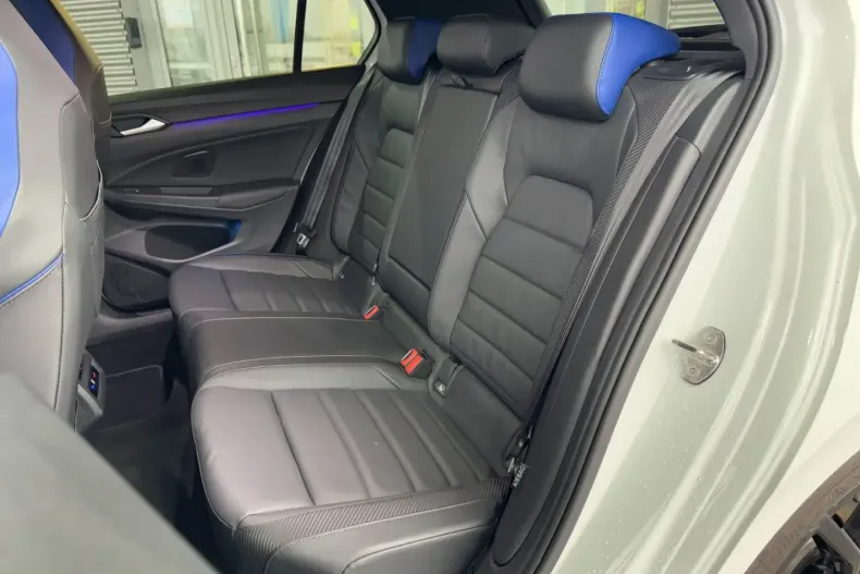 Volkswagen Golf din 2023 cu 13.900 km - oferta VOL119028 - foto 28