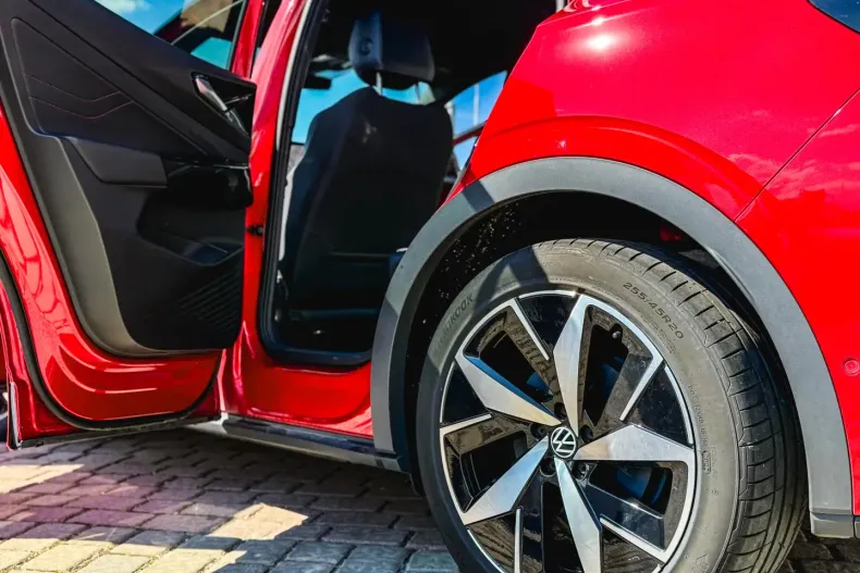 Volkswagen ID.4 din 2023 cu 14.500 km - oferta VOL119033 - foto 17