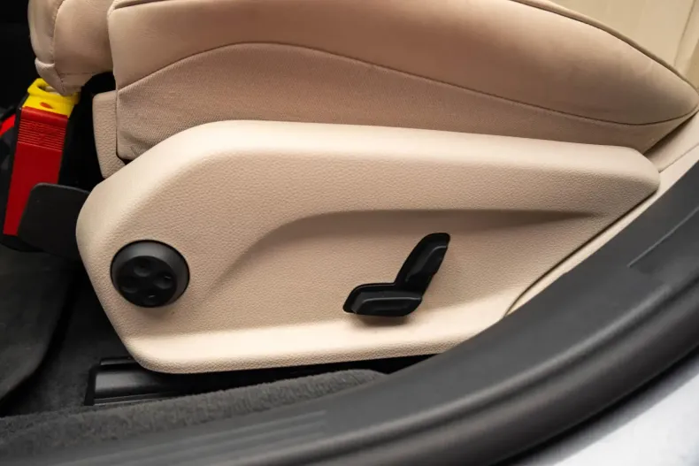 Mercedes-Benz E 300 din 2021 cu 42.000 km - oferta MER119036 - foto 19