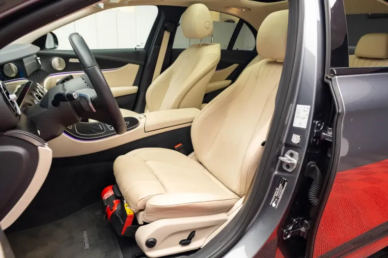 Mercedes-Benz E 300 din 2021 cu 42.000 km - oferta MER119036 - foto 21