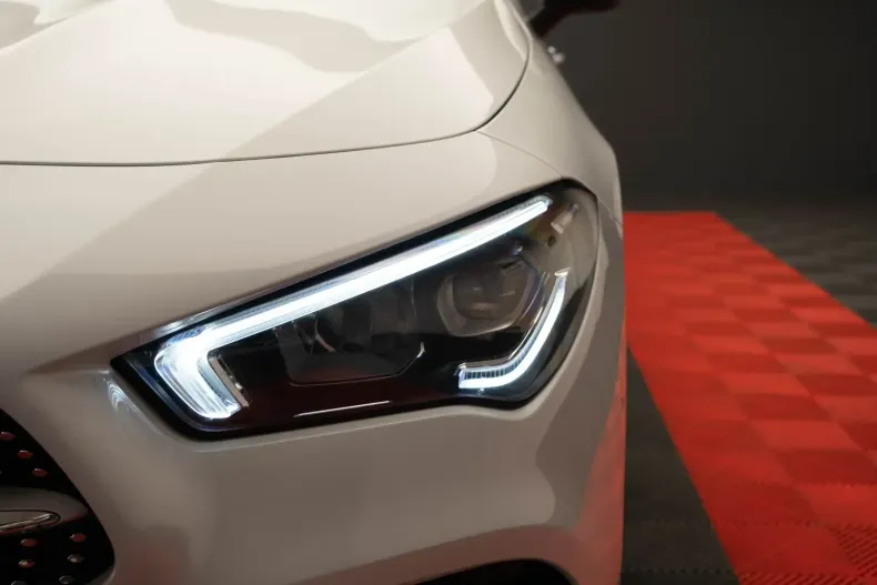 Mercedes-Benz CLA 200 din 2023 cu 30.150 km - oferta MER119039 - foto 4