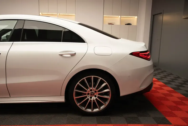 Mercedes-Benz CLA 200 din 2023 cu 30.150 km - oferta MER119039 - foto 9