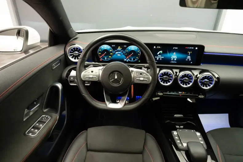 Mercedes-Benz CLA 200 din 2023 cu 30.150 km - oferta MER119039 - foto 26