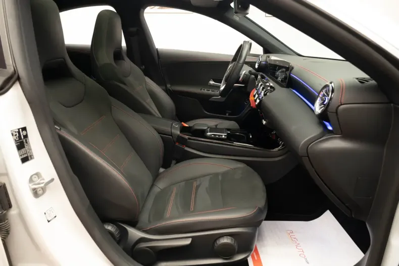 Mercedes-Benz CLA 200 din 2023 cu 30.150 km - oferta MER119039 - foto 28