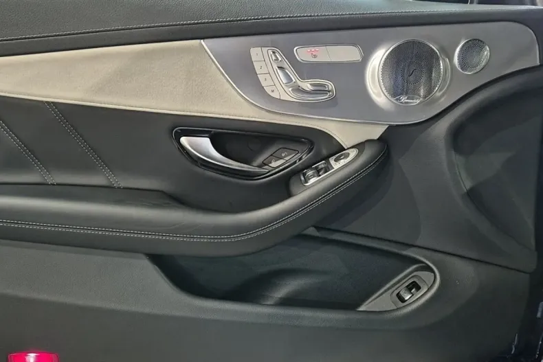 Mercedes-Benz C 63 AMG din 2020 cu 64.700 km - oferta MER119047 - foto 12