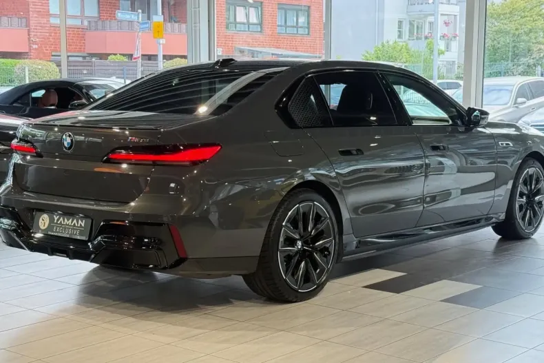 BMW i7 din 2024 cu 30.000 km - oferta BMW119048 - foto 5