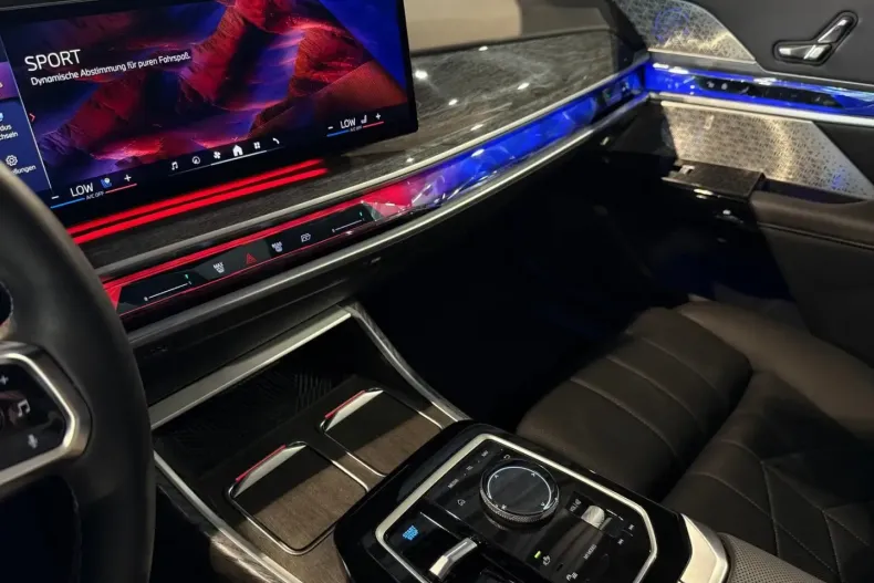 BMW i7 din 2024 cu 30.000 km - oferta BMW119048 - foto 20